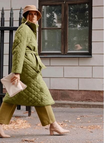 羽絨服 闊腿褲誰穿都好看 冬季慵懶隨意的時髦感,這4組照著穿